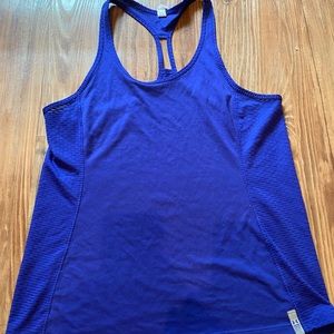 Under armour tank sz small/med